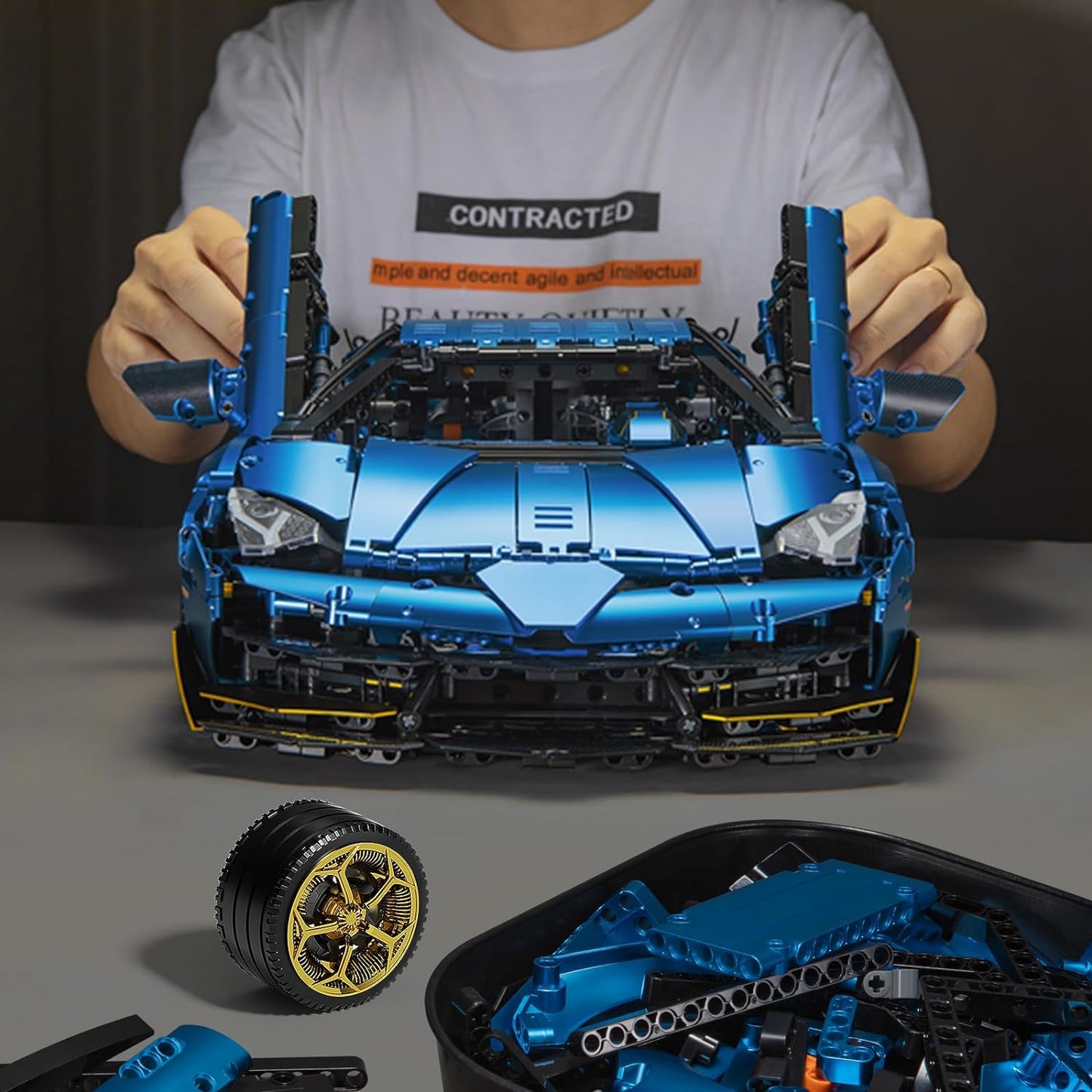 1:8 SVJ Supercar Building Block Model Car - C9